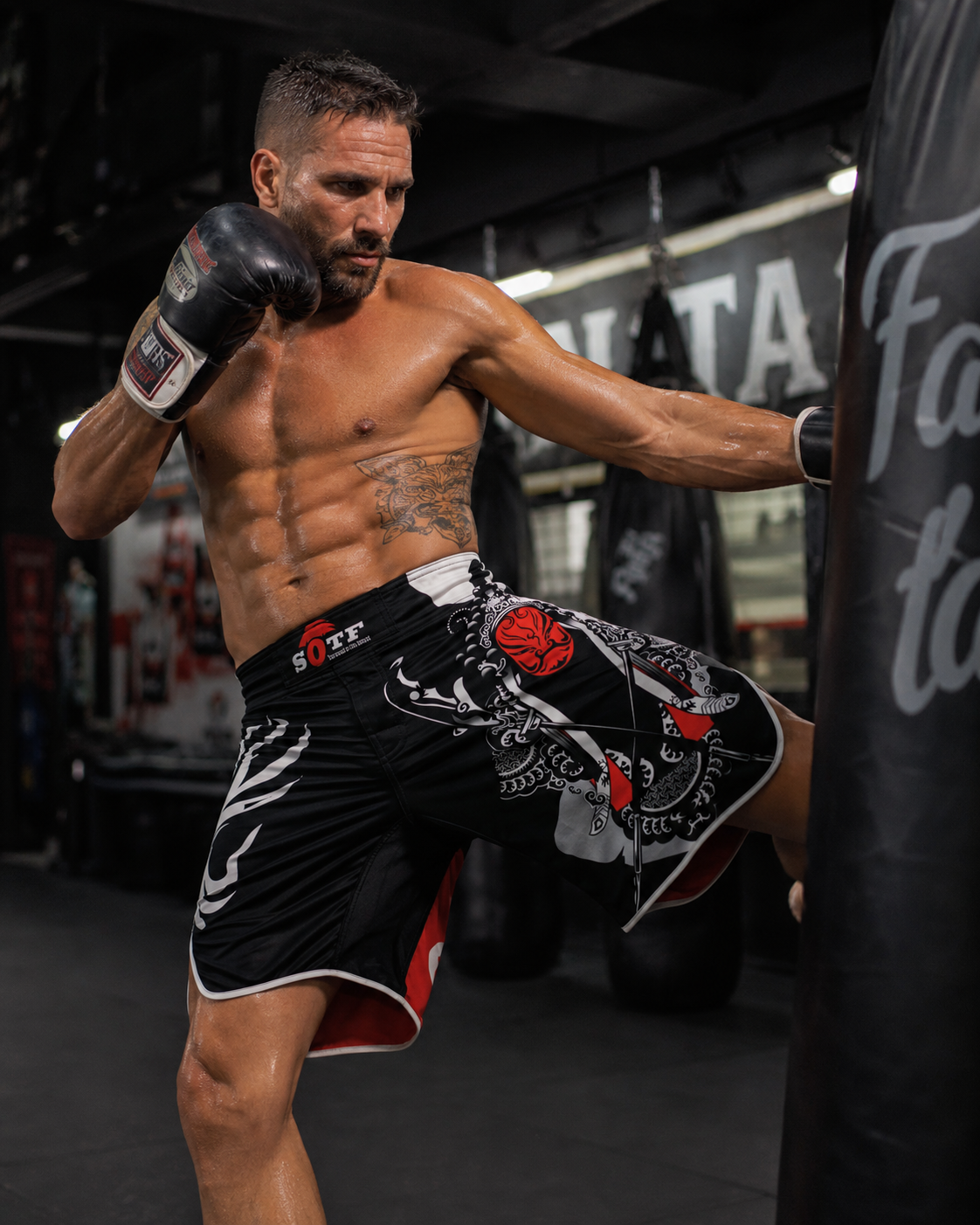 Forge Warlord© | Shorts Masculino de Combate Sublimado | MMA, Muay Thai, Kickboxing e Boxe | A Forja da Excelência | Preto